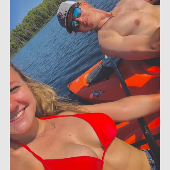 Meet your Posher, Emilyanne - Picture 6 of 11